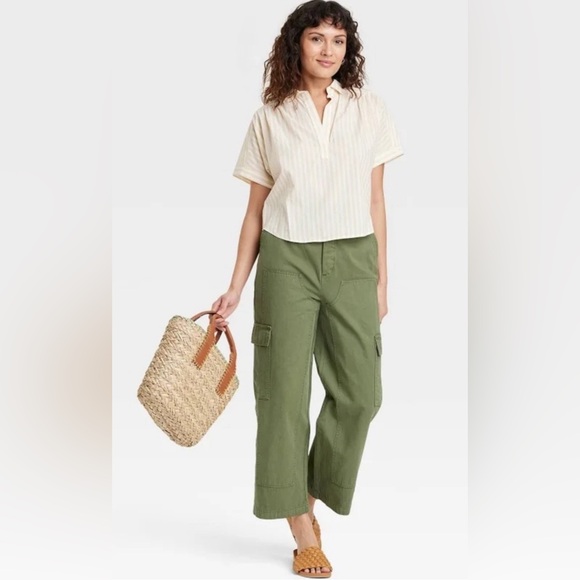 Universal Thread Cropped Wide Leg Cargo Pants - Picture 2 of 7